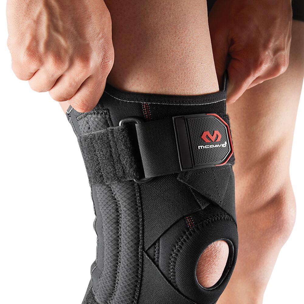 425R-BK_Knee Support With Stays And Cross Straps Black_Detail.png